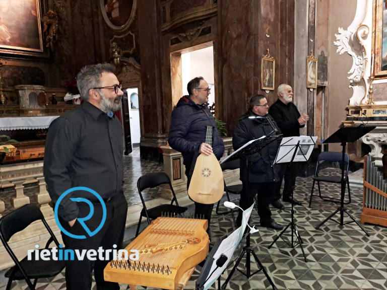 Classe ed eleganza nel concerto dell’Anonima Frottolisti. Chiesa di San Rufo piena in ogni ordine di posto – LE FOTO