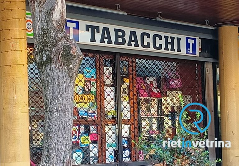 SEI TU IL REPORTER  – “Rieti, uomo minaccia tabaccaio con una bottiglia. Dov’è la sicurezza?”