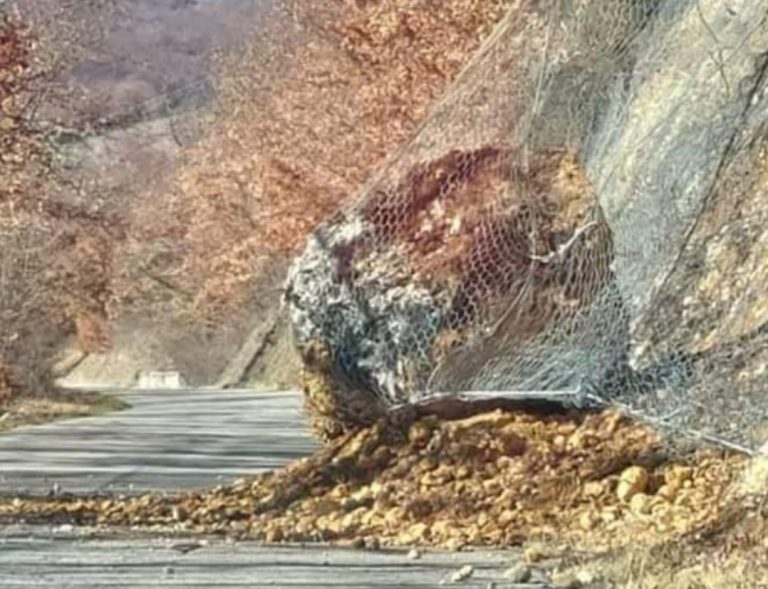 SEI TU IL REPORTER – “Chi vive nel Cicolano ha ancora disagi per il masso caduto sulla Provinciale 26”