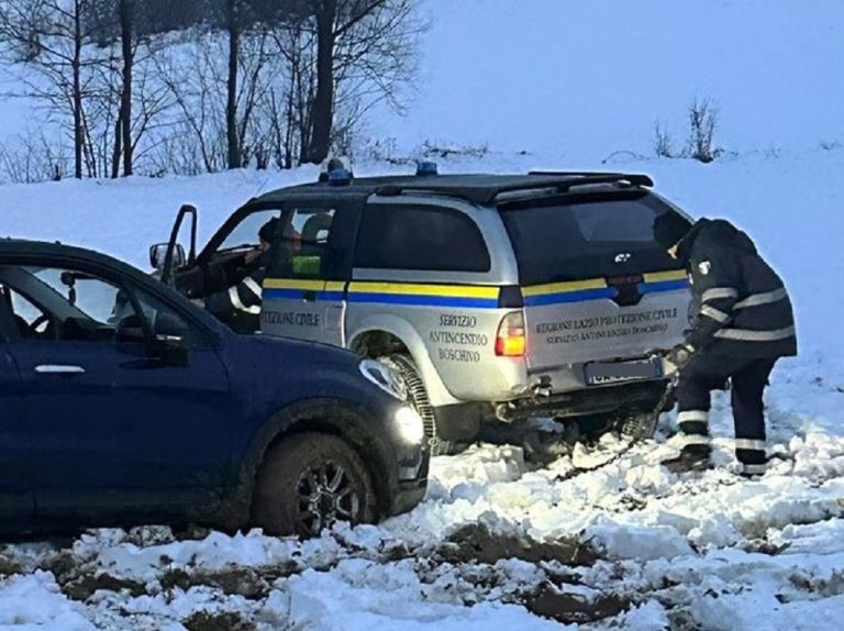 Turisti romani bloccati per la neve tra Rieti e Poggio Bustone