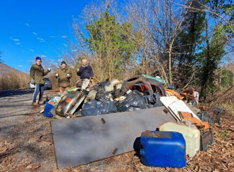 I volontari per forza ripuliscono la zona di Reopasto – Sellecchia