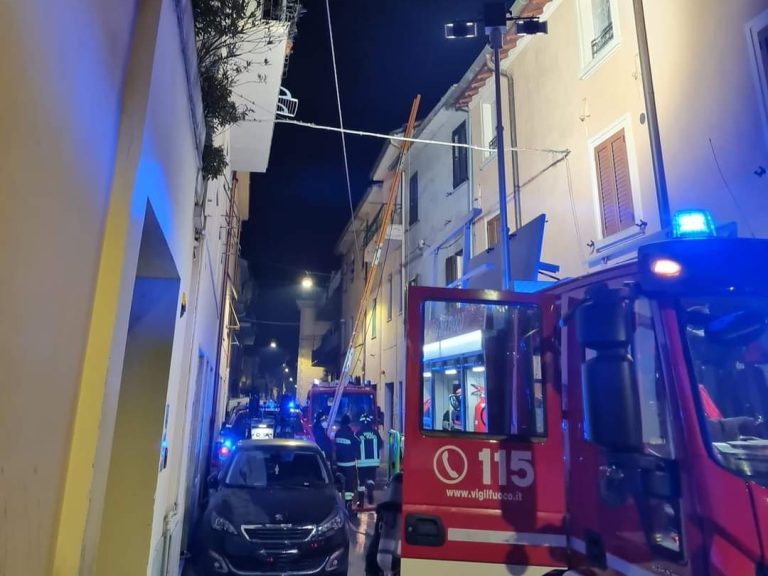 Rieti, appartamento va in fiamme in via San Liberatore.  Salvata intera famiglia