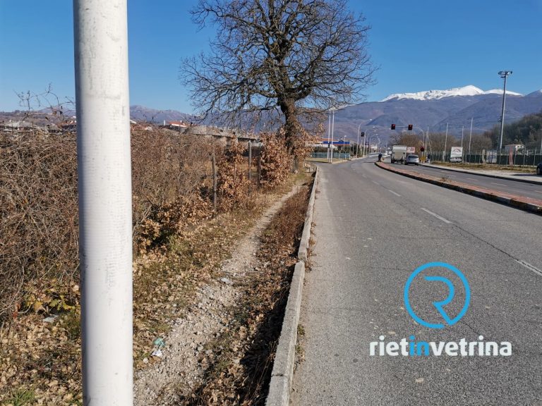 SEI TU IL REPORTER – “Perché non si realizza un vero marciapiede in via Di Fazio?”