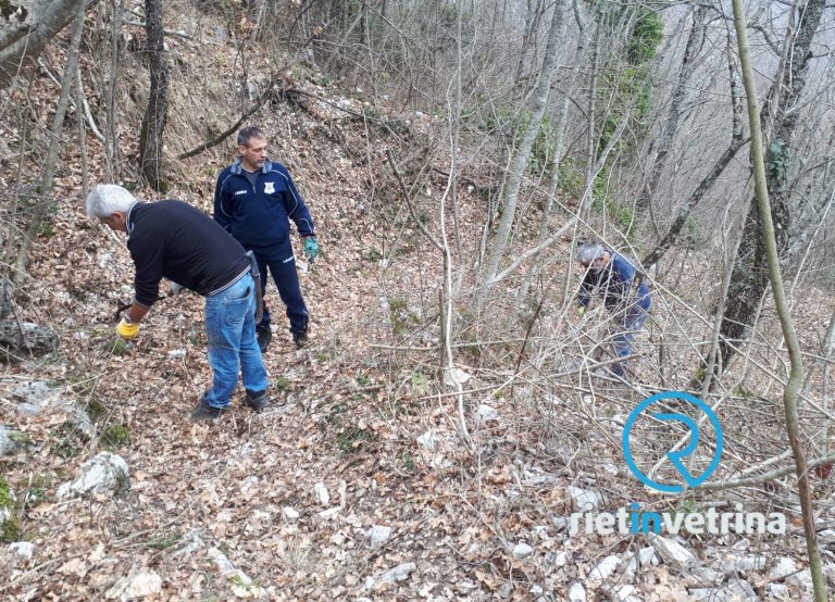 I soci del Circolo Val Canera ripuliscono la strada tra Poggio Perugino e la Tancia