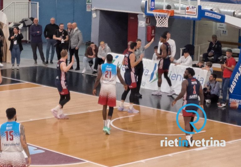 NPC Rieti – Milano, tifosa accusa malore