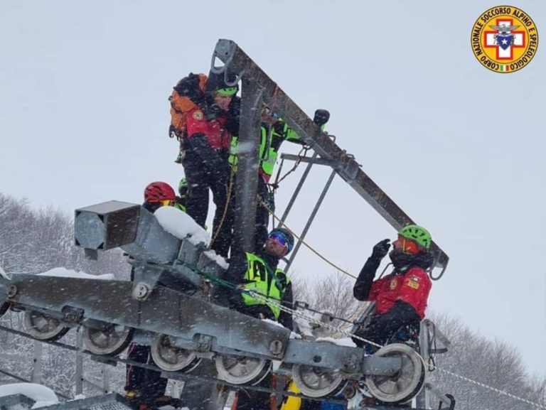 Il Soccorso Alpino CNSAS si esercita al Terminillo