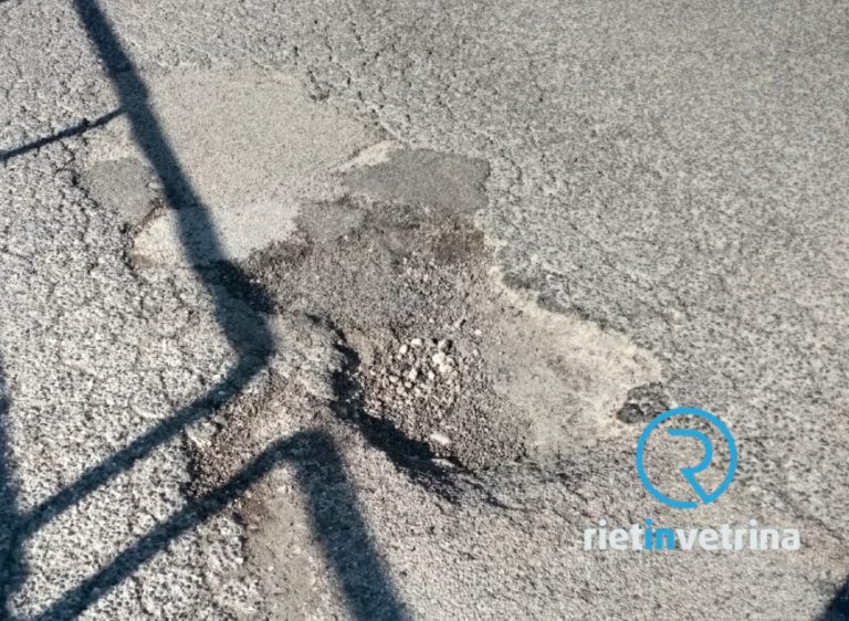 SEI TU IL REPORTER – “Asfaltate via Viscosa. Le buche distruggono le auto”