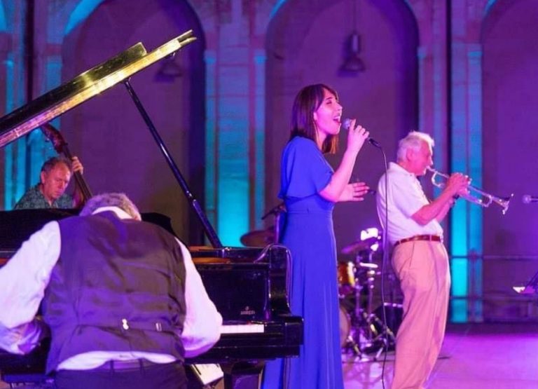 La cantante reatina Valentina Rossi omaggia Ennio Morricone a Messina