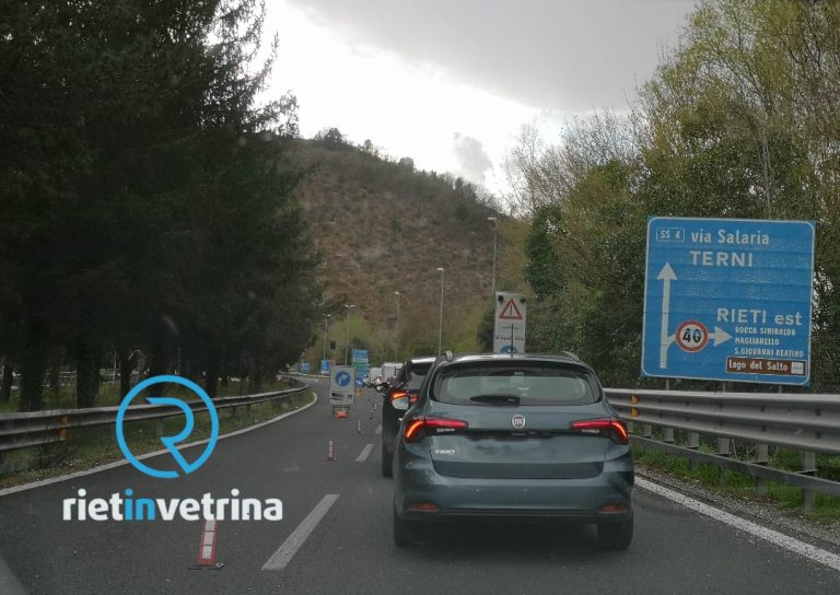 Auto contro guardrail sulla bretella Rieti – Terni