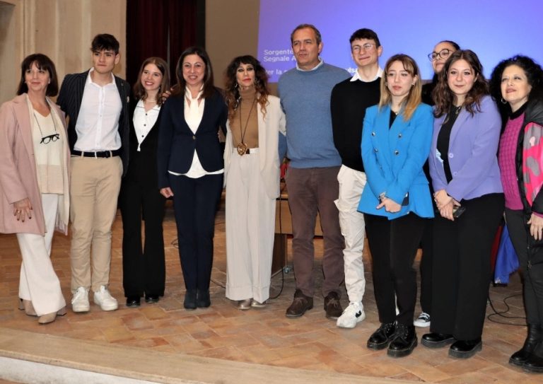 Splendido l’appuntamento realizzato dal Rosatelli con Luigi De Magistris all’Auditorium Santa Scolastica di Rieti