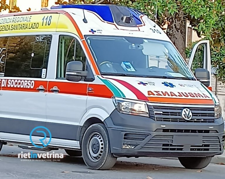 Si ribalta con il trattore. Sul posto 118 e Carabinieri