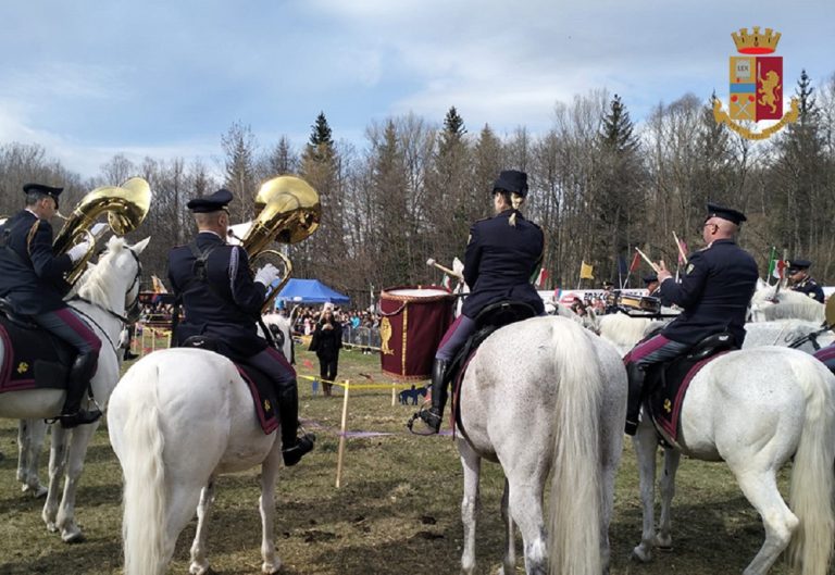Al Palio dei Somari Sindaci ospite la Fanfara a Cavallo della Polizia di Stato
