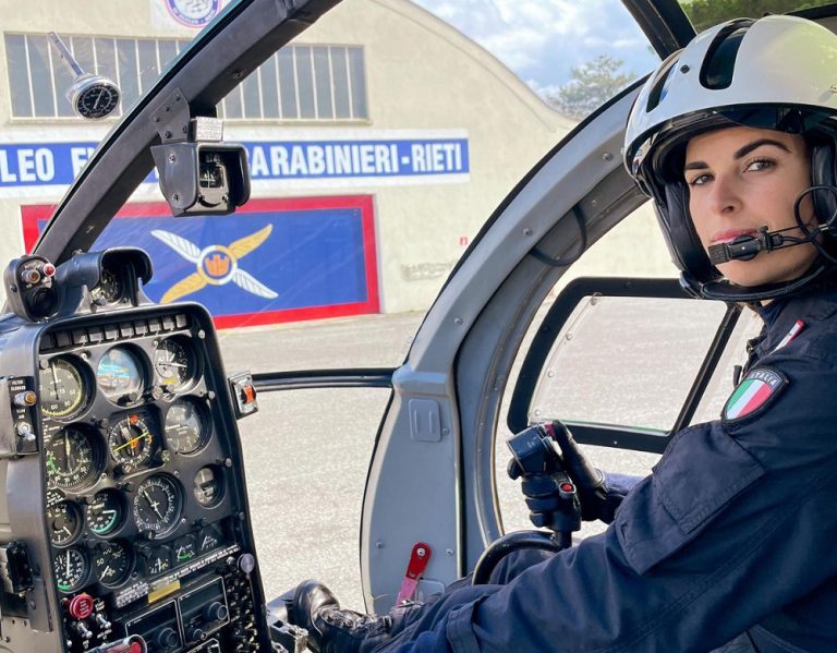 L’Arma Carabinieri nazionale omaggia le donne con la foto del Mar. Lucrezia Pisanu, Comandante 16° N.E.C. Rieti