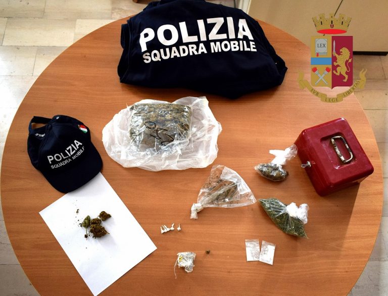 Rieti, arrestata coppia per spaccio di stupefacenti. Polizia effettua perquisizione domiciliare con cani antidroga