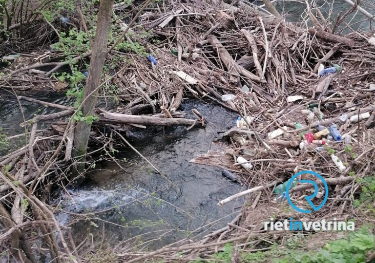 SEI TU IL REPORTER – “Il torrente Turano ostruito da rami e detriti”