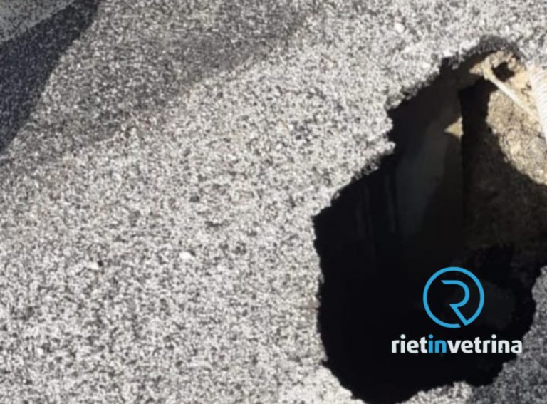 Voragine si apre improvvisamente in via Salaria per L’Aquila altezza Villa Reatina