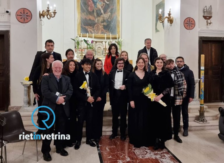 Greccio, applausi al concerto di Pasqua della Filarmonica Città di Roma diretta dal M° Emanuele Stracchi – LE FOTO