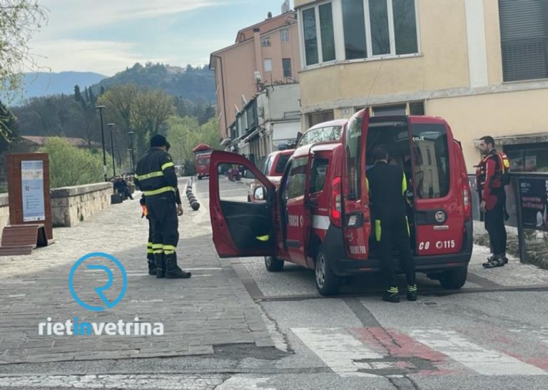 Sommozzatori dei VVF e Polizia impegnati sul Velino contro i bivacchi