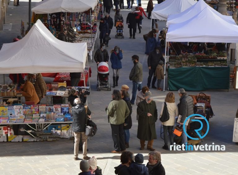 Il Mercatino dell’Antiquariato sabato 15 e domenica 16 aprile in piazza Vittorio Emanuele II a Rieti
