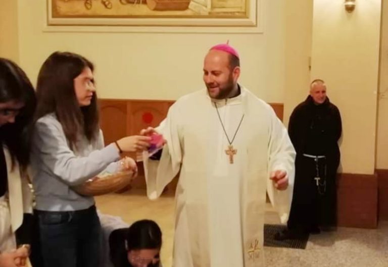 Il vescovo Piccinonna a Limiti di Greccio per il sacramento della Riconciliazione