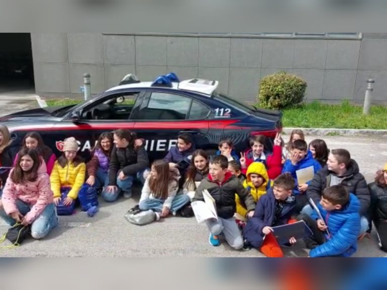 Un giorno da Carabinieri, la 5°E della Ricci visita il Comando Carabinieri di Rieti