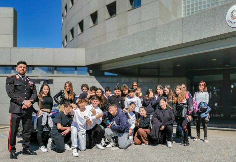 “Un giorno da Carabiniere” gli alunni del comprensivo di Contigliano visitano la caserma provinciale