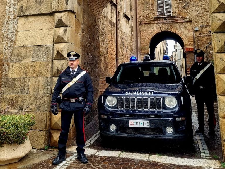 Controlli dei Carabinieri a Poggio Mirteto, due persone denunciate e due patenti ritirate