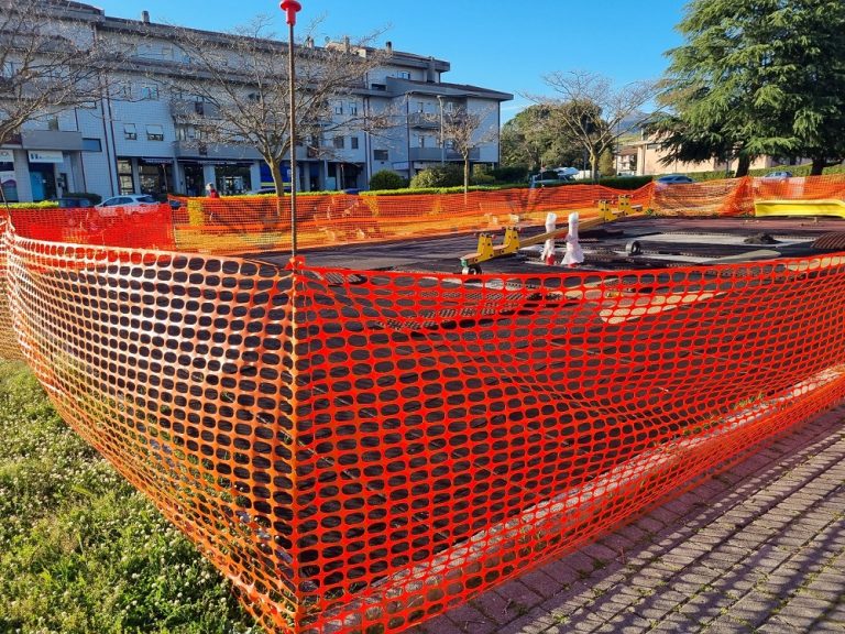 Iniziati i lavori di sistemazione dell’area giochi del parco di via Pertini a Campoloniano