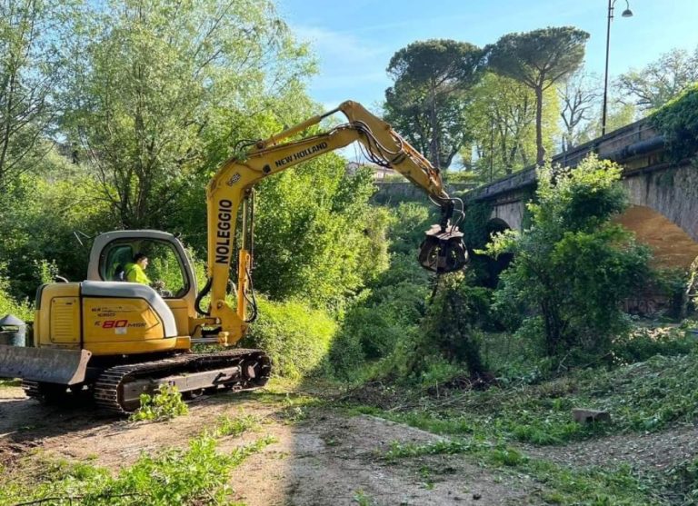 Abbattute le baraccopoli sotto Ponte Cavallotti