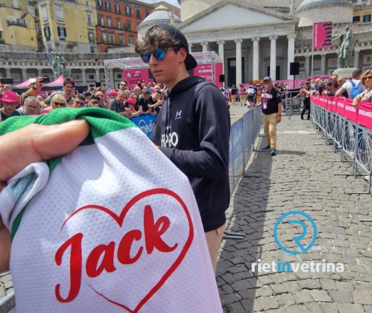 Diego Crescenzi a Napoli ospite del Giro d’Italia. Con lui il ricordo di Gianluca Mistico