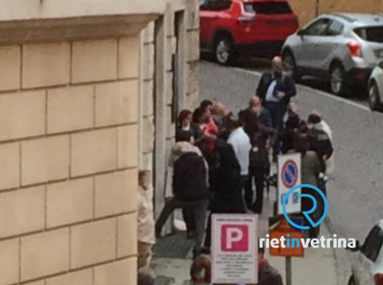 Blackout nella sede INPS di via Cintia a Rieti. Lunghe code e appuntamenti riprogrammati