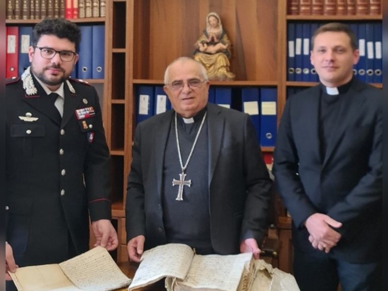 Carabinieri Tutela Patrimonio Culturale restituiscono alla Diocesi di Sabina – Poggio Mirteto tre importanti manoscritti dell’Archivio Diocesano