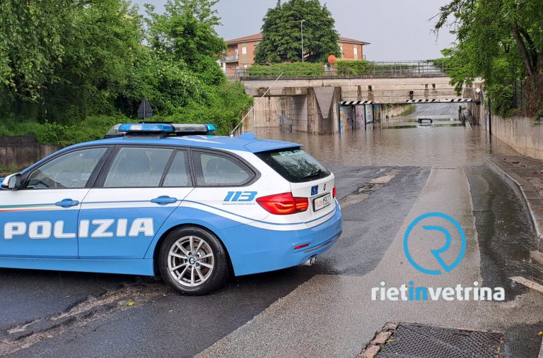 Sottopasso Questura allagato. Traffico dirottato in via Fundania