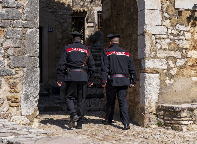 Ragazzo campano truffa anziana di Labro. Denunciato dai Carabinieri