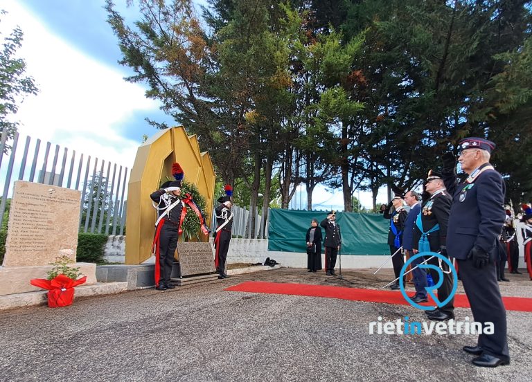 Festa Arma Carabinieri, deposta corona in memoria dei Caduti