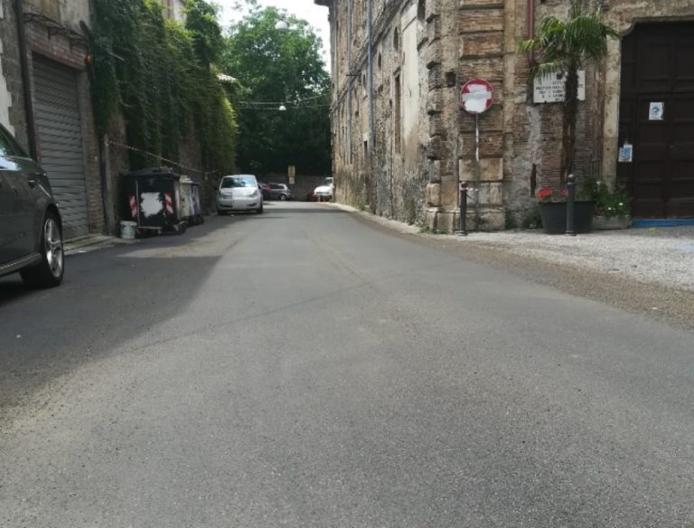 La mattina del 5 luglio via Nuova chiusa al traffico