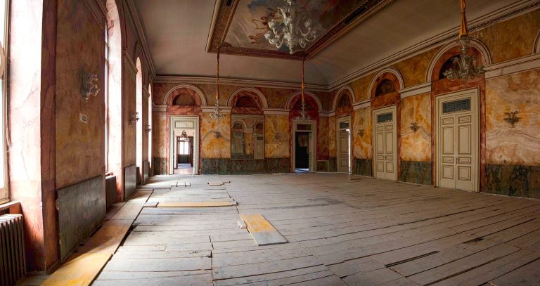 Iniziati i lavori di restauro del Circolo di Lettura. Oltre un milione di euro l’investimento complessivo