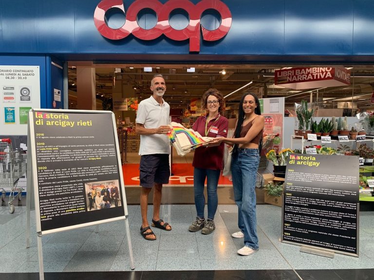Arci: “Grazie alla Coop per aver ospitato la mostra sulla storia del Movimento LGBT+”