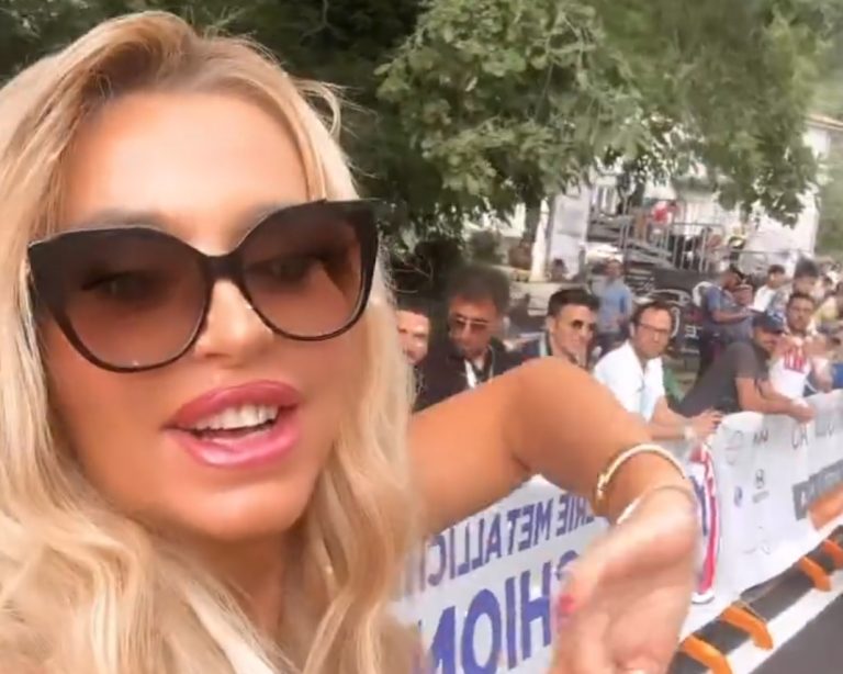Valeria Marini tra la folla del Terminillo. Madrina della Coppa Carotti 2023: “Gara stellare”
