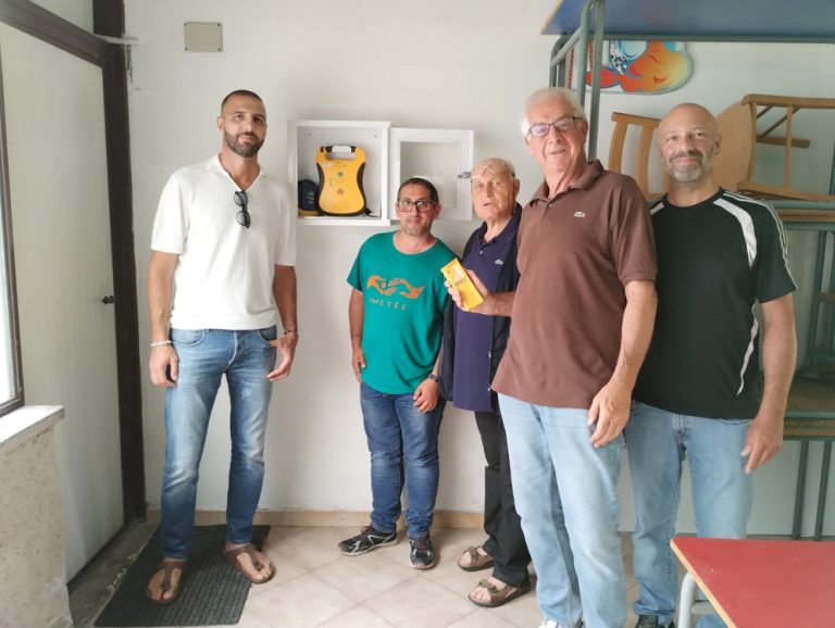 Rieticuore OdV dona una nuova batteria per il defibrillatore della Parrocchia di San Michele Arcangelo a Rieti