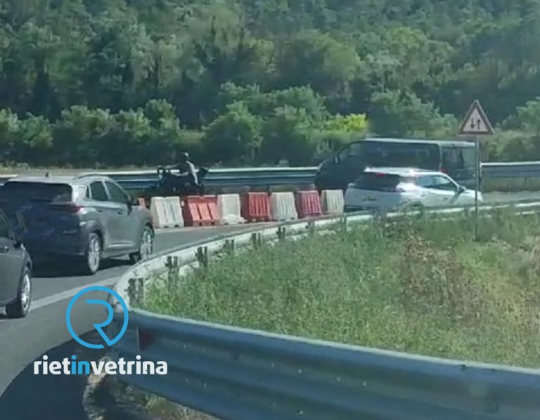SEI TU IL REPORTER – “Il ponte prima della galleria Valnerina non è utilizzabile. E c’è chi fa pericolose inversioni a U”