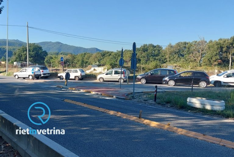 SEI TU IL REPORTER – “Ancora auto ad intralciare il traffico zona ospedale de Lellis”