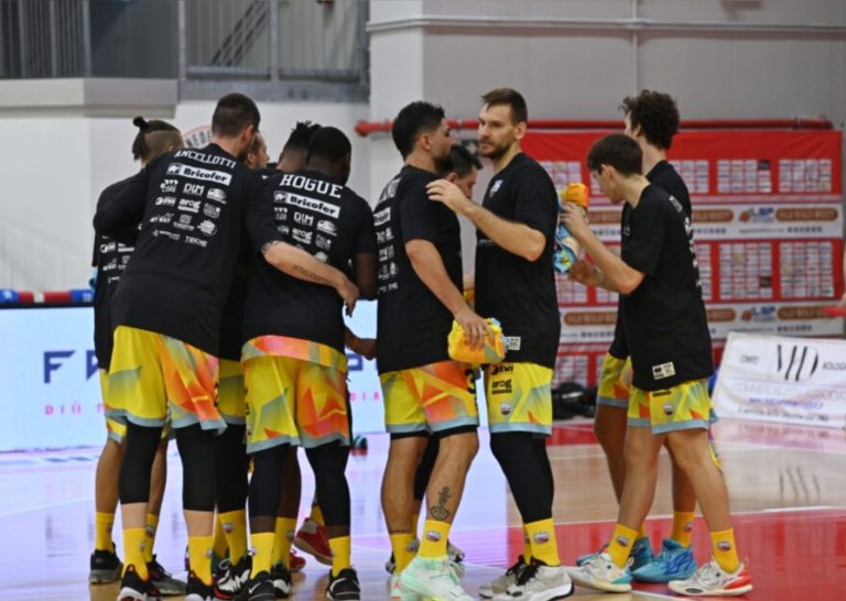Una RSR ordinata e attenta espugna Cento 49-71 e si qualifica alle Final Four di Montecatini