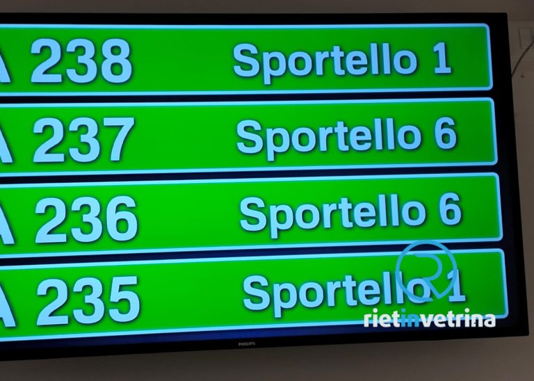 SEI TU IL REPORTER – “Fila interminabile al CUP ASL. Solo due gli sportelli aperti”