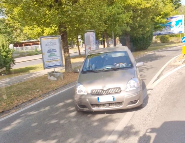 Auto contromano in viale de Juliis. Attimi di panico
