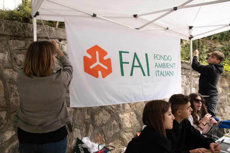 Gli studenti dello Jucci moderni ciceroni al Santuario La Foresta per il week end FAI