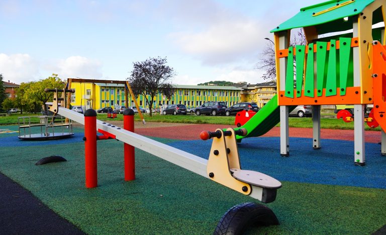 Riaperta l’area giochi di via Cipriani, ristrutturata e più inclusiva