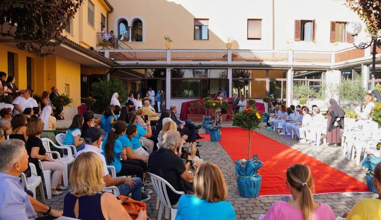 “Nonni IN”, felicità e tanta voglia di stare insieme nella Casa di Riposo Santa Lucia