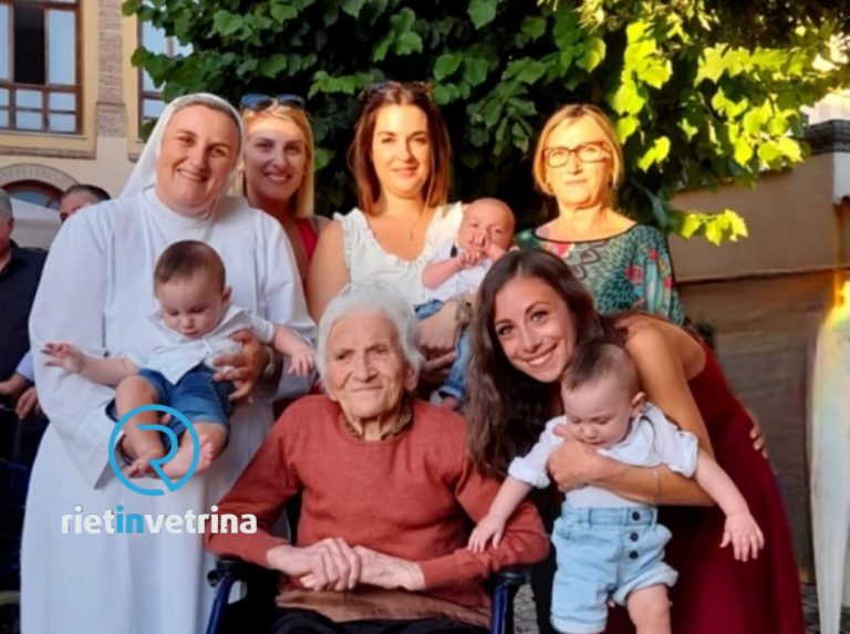 Festa dei nonni: Nannina insieme a Diego, Samuele e Lorenzo nati un secolo dopo di lei