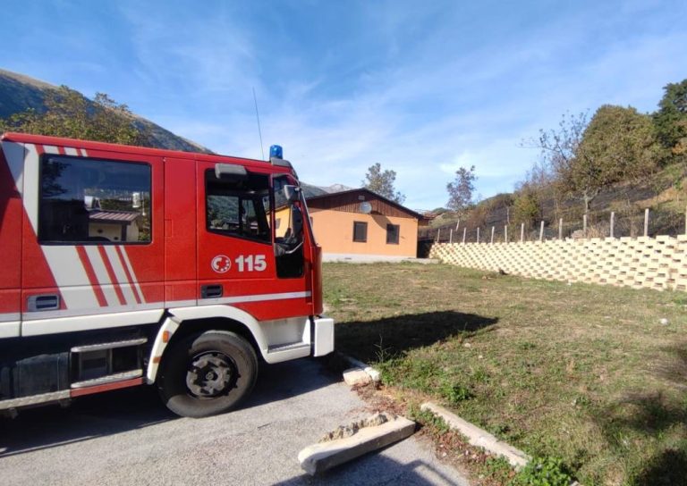 Incendio a Grisciano. Sul posto i VVF